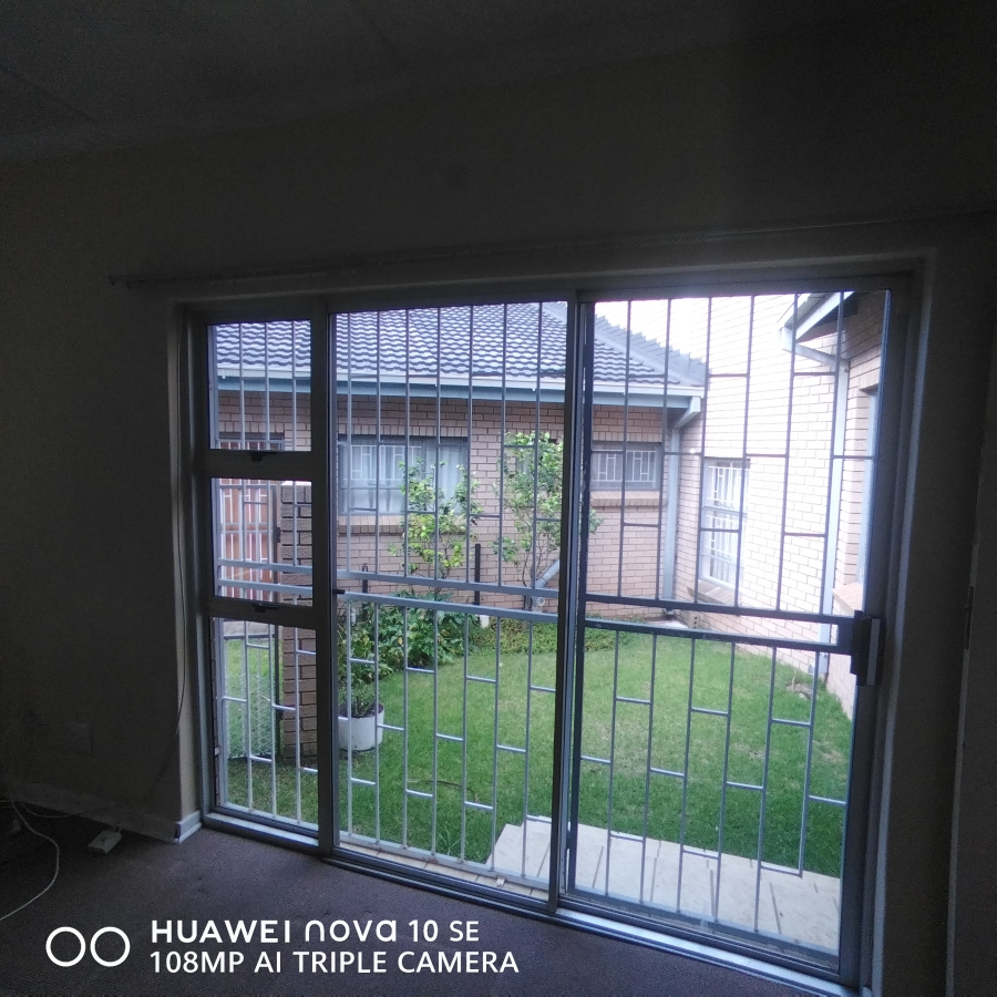 To Let 4 Bedroom Property for Rent in Bergsig Free State
